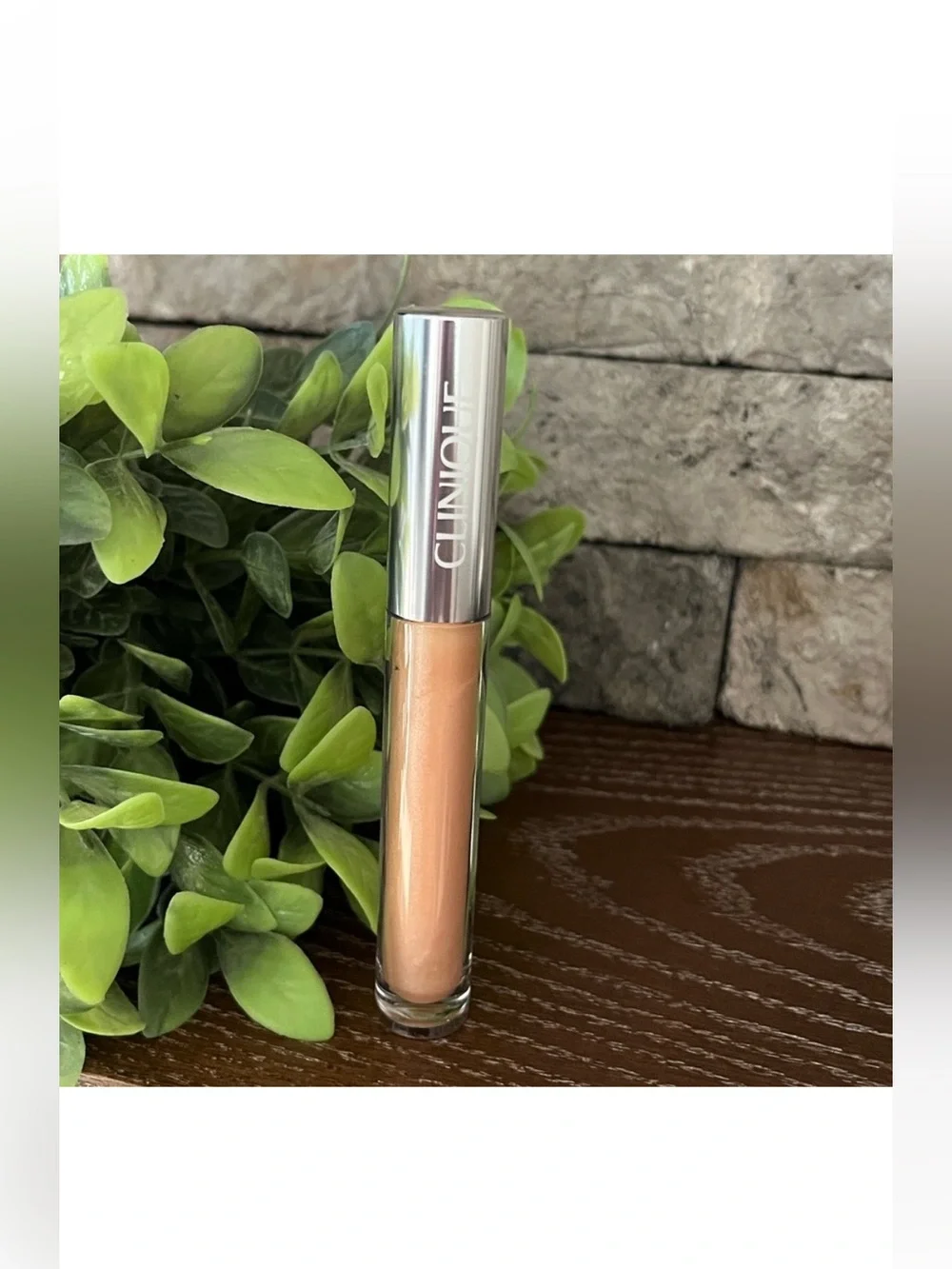 Clinique Lip Gloss “AIR KISS” 💋🆕💋 Full Size Clinique Pop Lipgloss “Air Kiss”